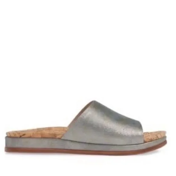 Johnston & Murphy’s Jenny Slide  color graphite - Picture 3 of 10